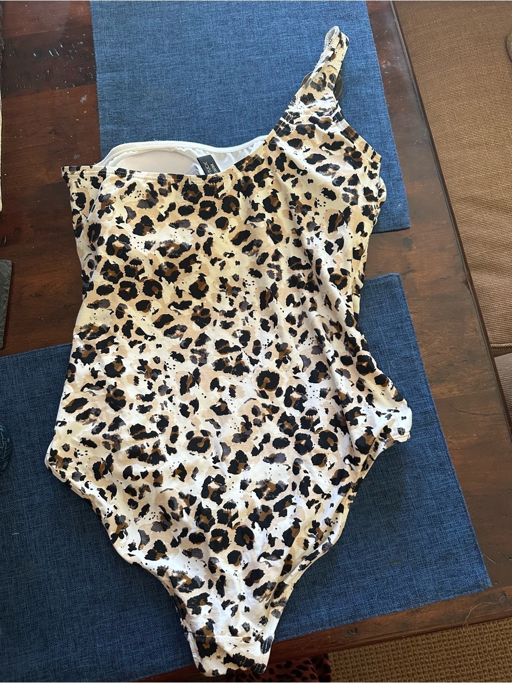 Nip Tuck Snow Leopard One-Shoulder Flattering Swimsuit M 8 - Picture 5 of 6